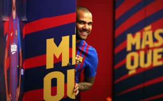 Hanya Sertakan 3 Pemain Baru, Barcelona Coret Dani Alves dari Skuad Liga Europa - JPNN.com