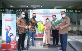 SGM Eksplor dan Apotek K-24 Salurkan Donasi 500 Paket Nutrisi di 5 Kota - JPNN.com