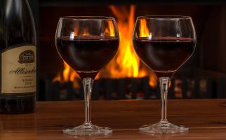 Suka Minum Red Wine Setiap Malam, Ini 4 Keuntungannya untuk Tubuh - JPNN.com