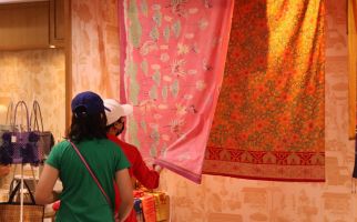 Batik jadi Incaran Kolektor Dunia di Ajang Expo Dubai - JPNN.com