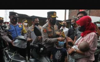 Baru Pertama Mengojek, Ibu Novi Kehilangan Motor, Presiden Jokowi Tergerak - JPNN.com