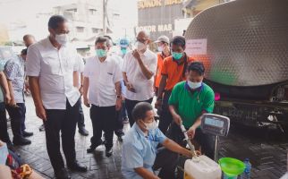 Sidak ke Pasar Surabaya, Mendag: Distribusi Minyak Goreng Harus Cepat dan Masif   - JPNN.com