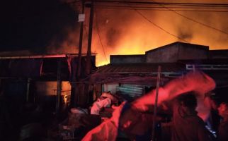 102 Kios di Pasar Gembong Balaraja Terbakar, Ini Penyebabnya - JPNN.com
