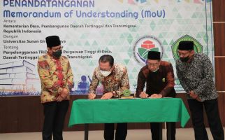 Kemendes PDTT Teken MoU dengan Unsuri Surabaya untuk Perkuat Pertides - JPNN.com