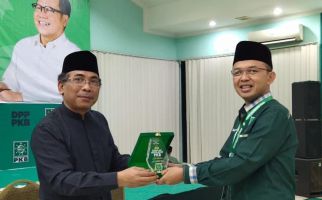 Kiai Maman PKB Peringatkan Menag Yaqut Cholil, Jangan Bikin Gaduh - JPNN.com