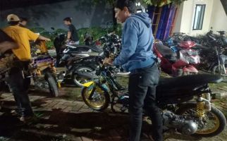 Para Jagoan Jalanan Kocar-kacir Ketakutan, Belasan Motor Ditinggal di Tengah Jalan - JPNN.com