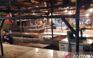 Suasana Senyap Kios Daging, Tak Ada Satu Pun Pedagang Berjualan - JPNN.com