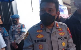 Polisi Tahan Penimbun 24.000 Liter Minyak Goreng - JPNN.com
