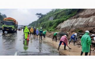 Tol Semarang-Solo Tertutup Longsor, Hati-Hati - JPNN.com