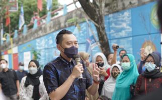 Joss! Ibas Bandingkan Mural Desa dengan Tembok Berlin - JPNN.com