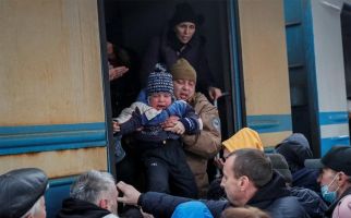 1,7 Juta Orang Tiba dari Ukraina, Polandia Berupaya Atasi Kepadatan Penduduk - JPNN.com