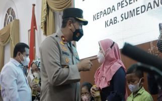 Bupati Sumedang Apresiasi Cara Kreatif Peningkatan Capaian Vaksinasi Massal - JPNN.com