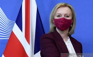 Inggris Makin Tidak Karuan, Mendagri Susul Menkeu Lepas Jabatan - JPNN.com