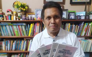 Penjelasan Suradi Perihal ‘Panggung Demokrasi 1921: Agus Salim vs Semaoen’ - JPNN.com