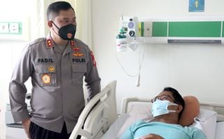 Irjen Fadil Imran Membesuk AKBP Ferikson Tampubolon di RS Tarakan - JPNN.com