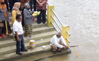 Ada Ritual Pengambilan Air & Tanah untuk Kendi Nusantara Bareng Pak Jokowi - JPNN.com