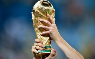 Beli Atribut dan Pernak-pernik Palsu Piala Dunia di Qatar? Ini Akibatnya - JPNN.com