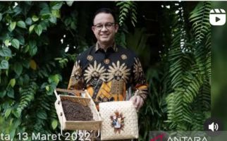 Ke IKN Nusantara, Anies Bawa Ini dari Kampung Akuarium, Ditampung di Besek Bambu - JPNN.com