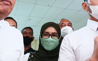 Ibunda Kecewa Adam Deni Tak Dihadirkan dalam Sidang - JPNN.com