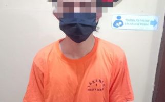 Korban Lagi Tidur, Pria Ini Melakukan Perbuatan Terlarang, Terekam CCTV - JPNN.com