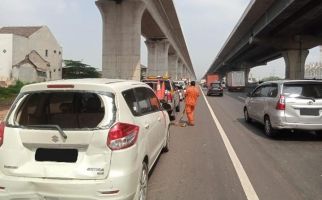 5 Mobil Terlibat Tabrakan Beruntun di Tol Japek, Begini Kronologinya - JPNN.com