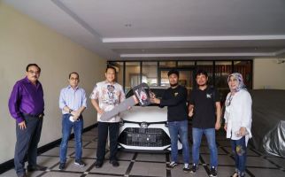 Bamsoet Serahkan Toyota Agya Kepada Septian Ardiansyah - JPNN.com