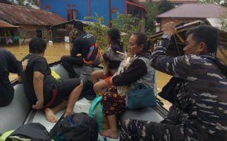Sungai Sangatta di Kaltim Meluap, Warga Terdampak Banjir Dihantui Buaya - JPNN.com