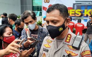 Sopir Ambulans dan Pengemudi Mercy yang Viral Bakal Bertemu di Kantor Polisi - JPNN.com