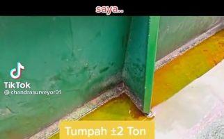 Video Viral 2,5 Ton Minyak Goreng Tumpah ke Laut, Kombes Indra: Hoaks - JPNN.com