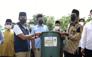 Buka Lapangan Kerja, Sandiaga Ajak Warga Jadi Jurangan Lele Lalap - JPNN.com