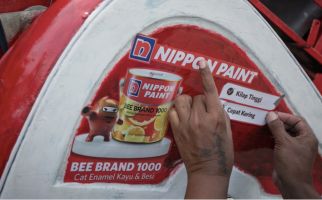 Bantu Tingkatkan Perekonomian, Nippon Paint Warnai Puluhan Becak Kayuh di Pasar Gede - JPNN.com