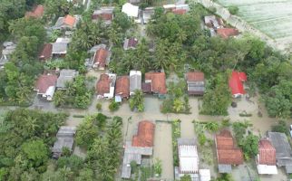 Foto dari Udara Banjir di Cilacap, Seperti Ini Dahsyatnya - JPNN.com