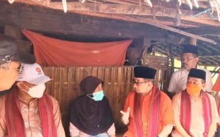 Habib Salim Beri Bantuan Bedah Rumah Tidak Layak Huni di Lombok Timur - JPNN.com