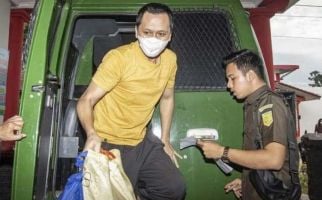 Oknum Dosen Aditya Rol Azmi Pencabul Mahasiswi Dituntut 6 Tahun Penjara - JPNN.com
