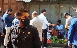 Presiden Jokowi ke NTT, Pagi-pagi ke Pasar, Silakan Cermati Apa yang Dibeli - JPNN.com