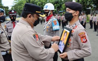 AKBP Yoris Pimpin Upacara, Bripka Y Resmi Jadi Warga Sipil - JPNN.com