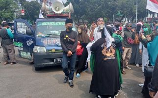 Massa Aksi PA 212 Datang, Teriakan Takbir Bergemuruh - JPNN.com