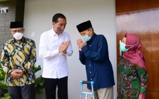 Jokowi Jenguk Buya Syafii, Kemudian Bersyukur Ucap Alhamdulillah  - JPNN.com