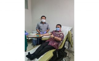 Terawan Dipecat IDI, Wakil Ketua MPR Ini Malah Disuntik Vaksin Booster Nusantara - JPNN.com