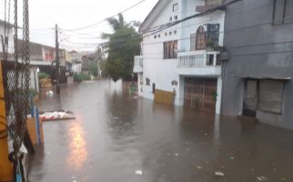 Hujan Lebat, 11 Titik di Kota Bekasi Banjir, Lihat Fotonya - JPNN.com