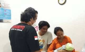 Ibu dan Bayi di Surabaya Ditahan Bidan, Kondisinya Memprihatinkan - JPNN.com
