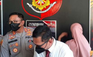 Polisi Menggeledah Rumah Bu Eva, Buka Lemari Es, Bikin Kaget - JPNN.com
