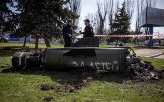 39 Warga Ukraina Tewas di Stasiun Kramatorsk, Lihat Ukuran Roket Rusia - JPNN.com