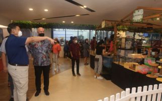 Pengunjung Bisa Bawa Hewan Peliharaan Masuk ke Mal Ini - JPNN.com