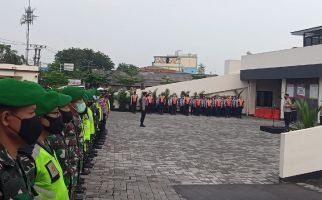 Ratusan Polisi Menyekat Perbatasan Bekasi-Jakarta, Pelajar SMA Jangan Nekat Ikut Demo - JPNN.com