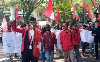 Simak, 6 Tuntutan GMNI Saat Aksi Demo 11 April, Termasuk Soroti Menteri Berkinerja Buruk - JPNN.com