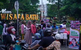 Konco Erick Thohir Berbagi Ratusan Makanan Berbuka di Kota Batu - JPNN.com