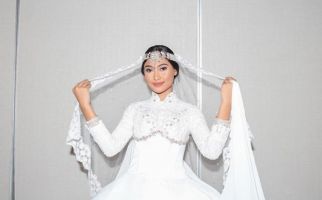 Banjir Tawaran Film, Novia Bachmid Tetap Prioritaskan Karier Sebagai Penyanyi - JPNN.com