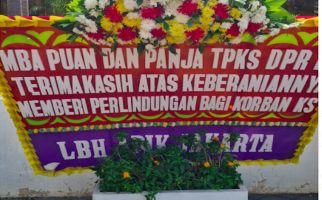 Lihat, Ada Papan Bunga Buat Mbak Puan dan DPR Karena Sahkan UU TPKS - JPNN.com