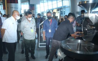 Mentan SYL dan Teten Masduki Tinjau Alsintan Produk dalam Negeri di Jakarta - JPNN.com